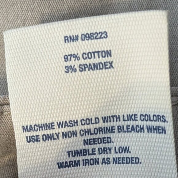 MAGELLAN OUTDOORS High-Rise Khaki Zip Shorts; Size 24 - Picture 4 of 4